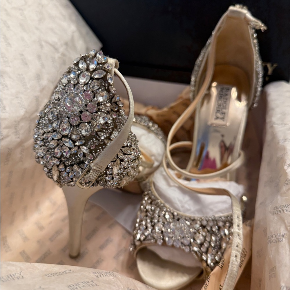 Badgley Mischka Embellished Women's Heels